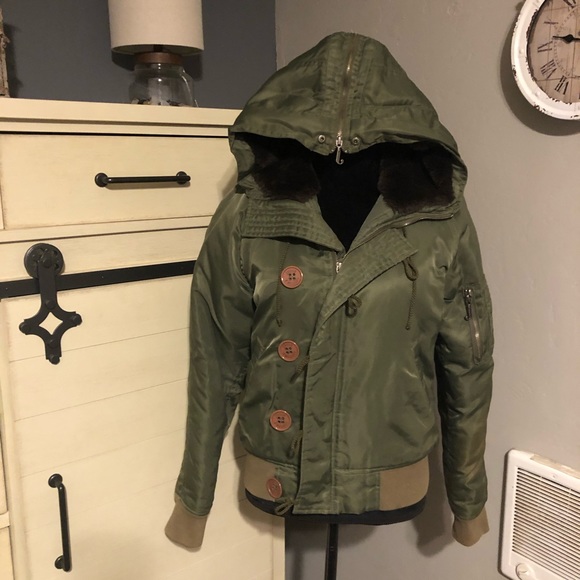 Super cute Juicy Couture bomber Jacket - Picture 2 of 15